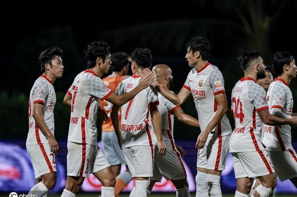 刘祝润精彩抽射扳平 海港1-1战平新鹏城