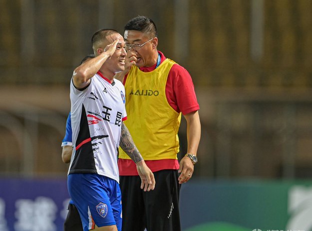 半场：铜梁龙0-0玉昆，肯帕努进球被吹，迪马塔失良机