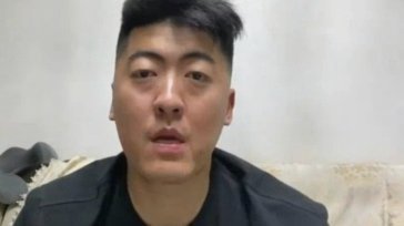 那个冲天小艺气疯了。疯狂对线我，赢球密真疯狂