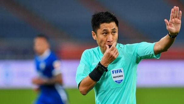 中国足球的世界舞台：名裁判而非球员