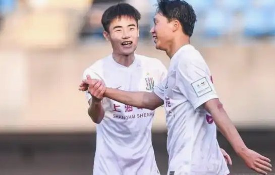 博主：李昂、刘彬彬已与武汉三镇会合，亚姆卡姆未随队出征