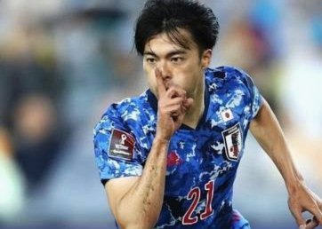队报：里尔前锋上田绮世足部重伤无限期缺席，球队伤兵满营